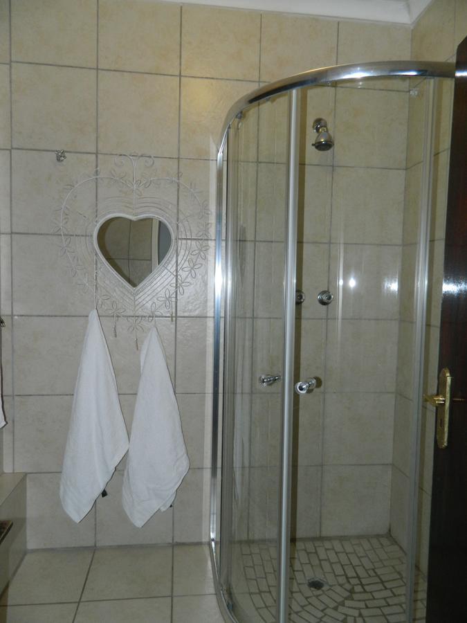 Guest House Gabby Klerksdorp Eksteriør billede